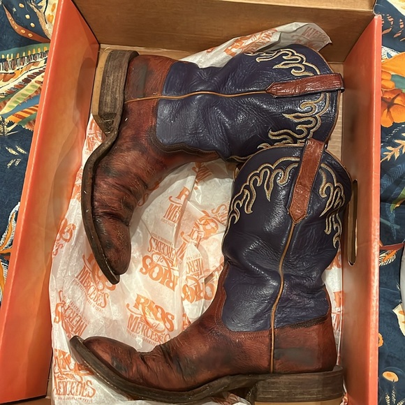 Women’s Rios 8 B - Picture 2 of 2